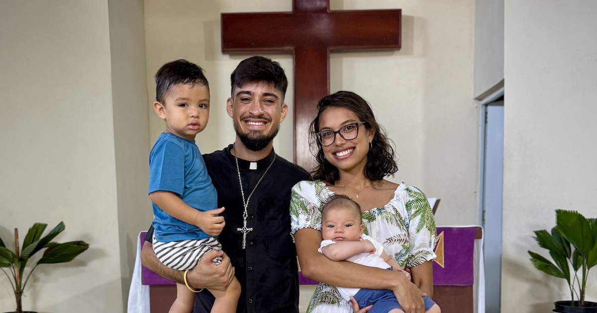 Read more about the article Alliance Missionary Lucas Elberhardt